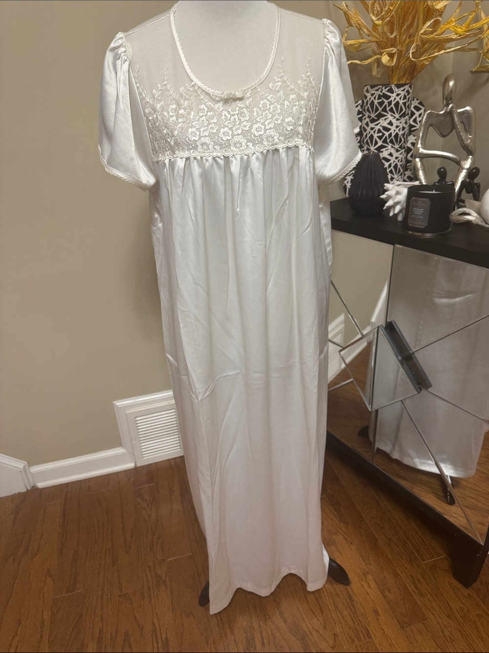 Christian Dior White  Nightgown with Lace Yoke Size L pre-owned